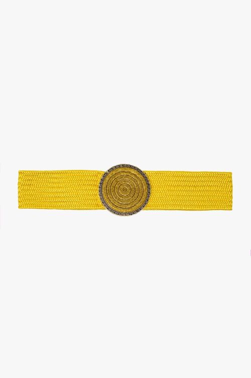 Cinturón tejido amarillo con hebilla redonda con pedrería