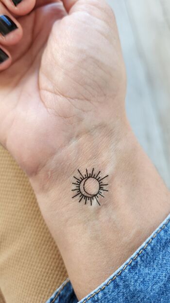 Tatouages éphémères minimalistes de soleil et de lune (set de 6) 3