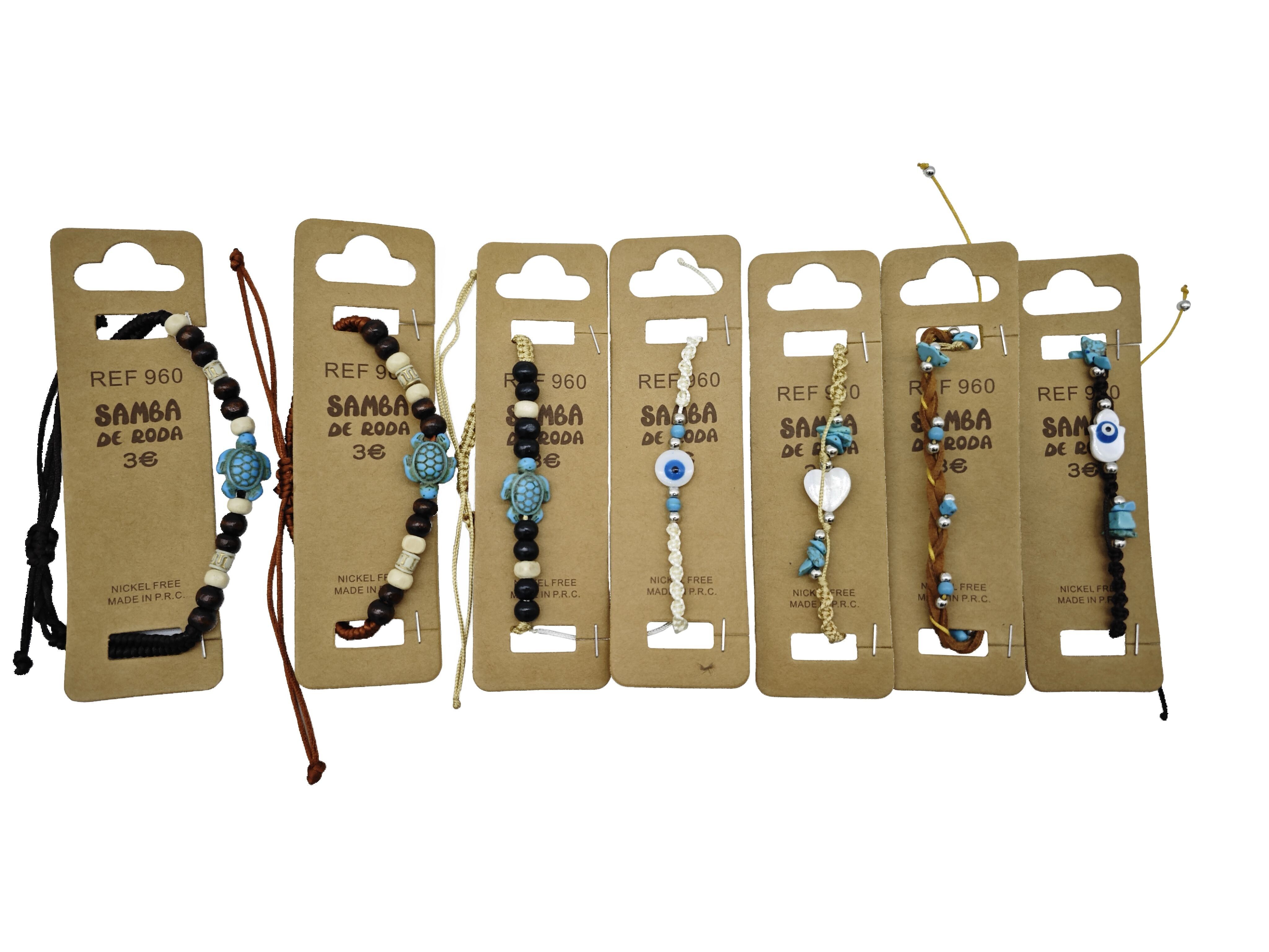 Lot von 35 ethnischen Armbändern