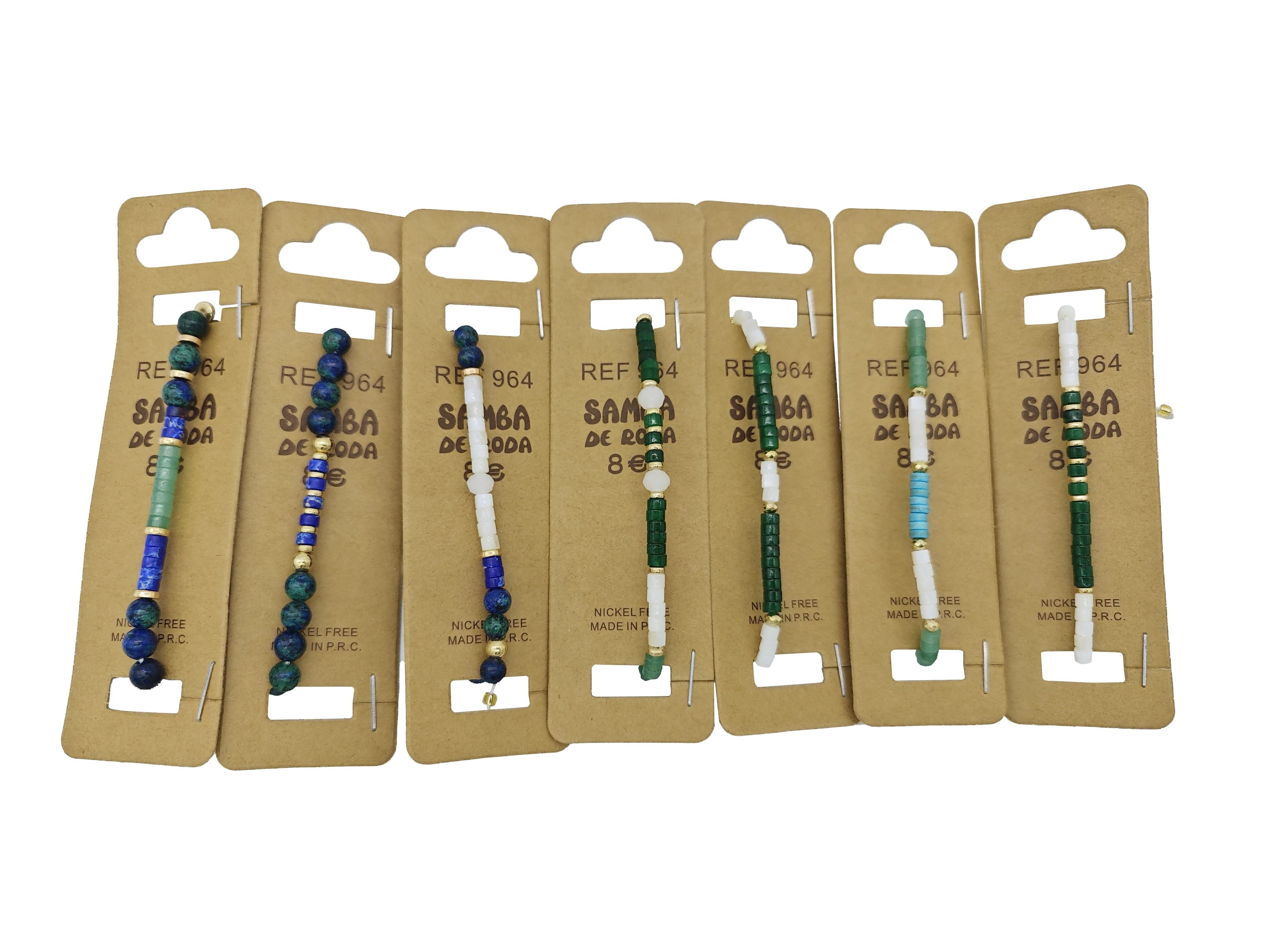 Lot von 35 grünen und schwarzen Steinarmbändern