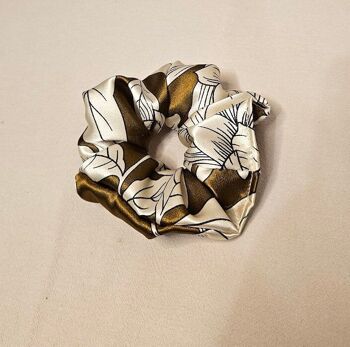 Chouchou scrunchie en satin 4