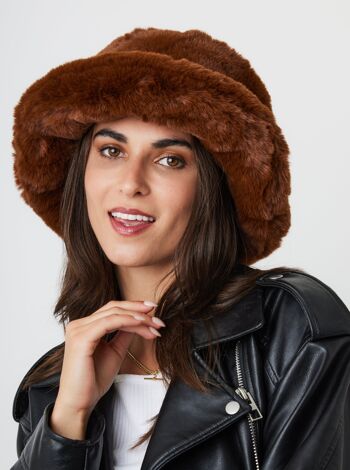 Chapeau bob en peluche en fourrure marron 7