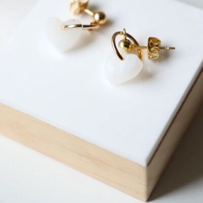 Lucie pearly white earrings