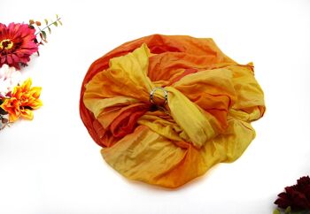 Foulard en soie orange, Foulard en soie peint à la main, Foulard 100% Soie, Jaune, Unique, Original, Cadeau pour elle, Femmes, Femme, Petite amie, Présent 2