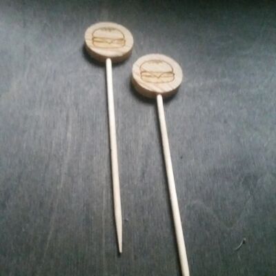 Merchandising with wood!   50x wooden burger skewers, 100% natural!