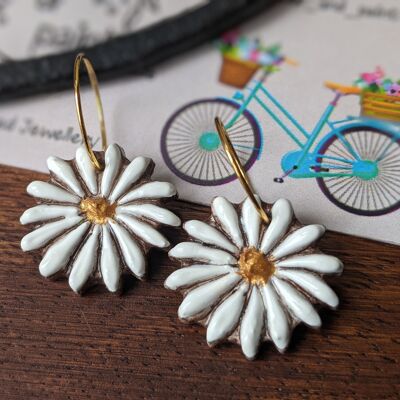 Gänseblümchen-Ohrringe, Kanal-Kunst-Blumenohrringe, weiße Blumenohrringe