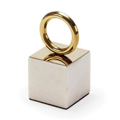 FIGURE 8X8X16 WHITE MARBLE/GOLDEN METAL TH1988900