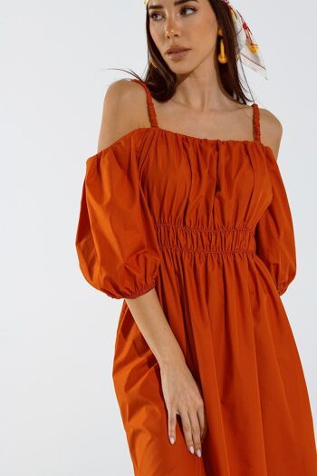 Robe midi naranja avec manga corta et tirantes 6