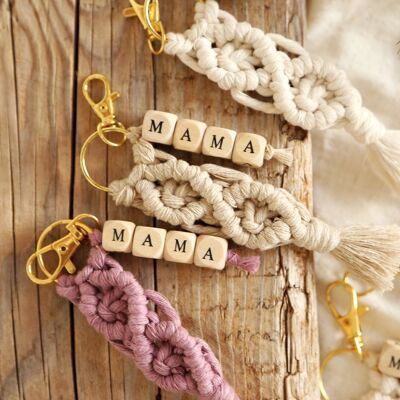 Mama macrame keyring