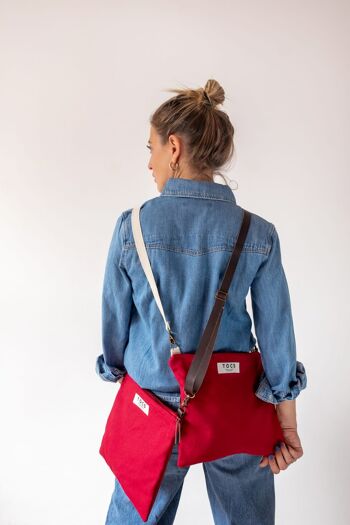 Sac bandoulière rouge avec poignée en cuir 4