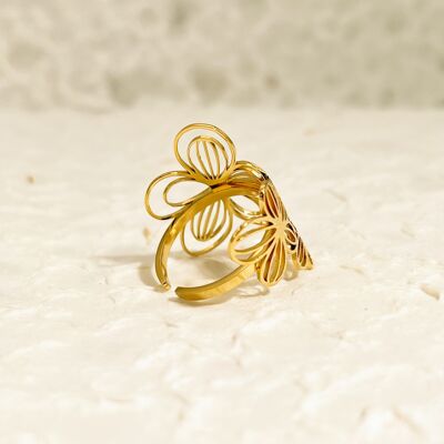 Adjustable flower gold ring