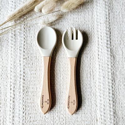 Cucchiaio e forchetta in silicone con manico in bambù - Beige