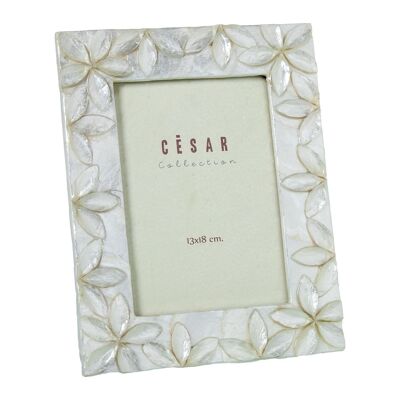 MOTHER OF PEARL PHOTO HOLDER 13X18CM NATURAL RELIEF FLOWERS _EXT.19.5X24.5X1CM LL39383