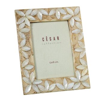 PORTE PHOTO NACRE 13X18CM FLEURS EN RELIEF NATUREL/TAN _EXT.19,5X24,5X1CM LL39384 1