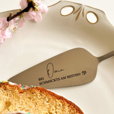 Cake server "It tastes best at Grandma's"