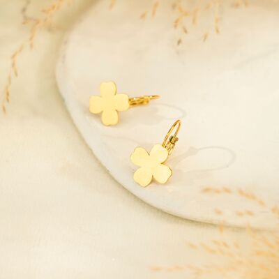 Gold clover sleeper earrings