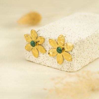 Flower stud earrings with synthetic malachite stones