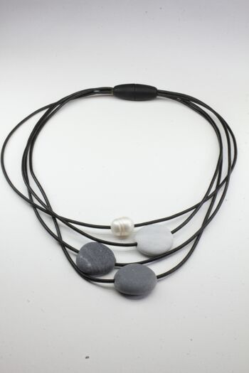 Collier El Hierro en cuir avec 3 galets 3