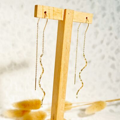 Wavy dangling chain earrings