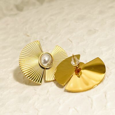Pearl fan earrings