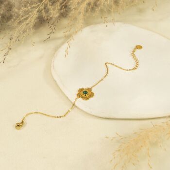 Bracelet chaîne dorée avec fleur et malachite synthétique 2
