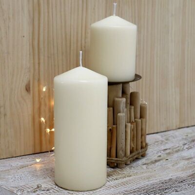 2 white decorative candles 7x15cm