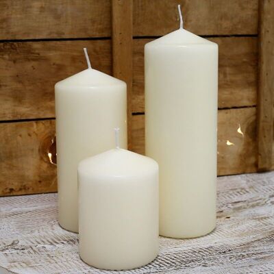 Confezione da 3 candele decorative bianche da 7x10 cm a 7x20 cm