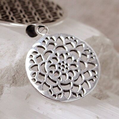 Pendentif mandala en argent