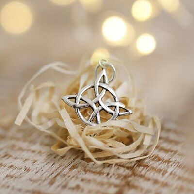 Silver witches knot pendant