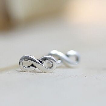 Boucles d'oreilles infinies en argent 1