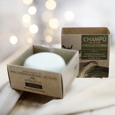 3 Solid shampoo for all hair types - with STRENGTHENING active ingredients
