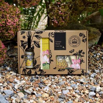 Coffret cadeau de luxe pour les soins des mains de Kew Gardens 15