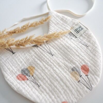 Double-sided decorative bib made of organic BIO muslin cotton BALOONS & SMILE