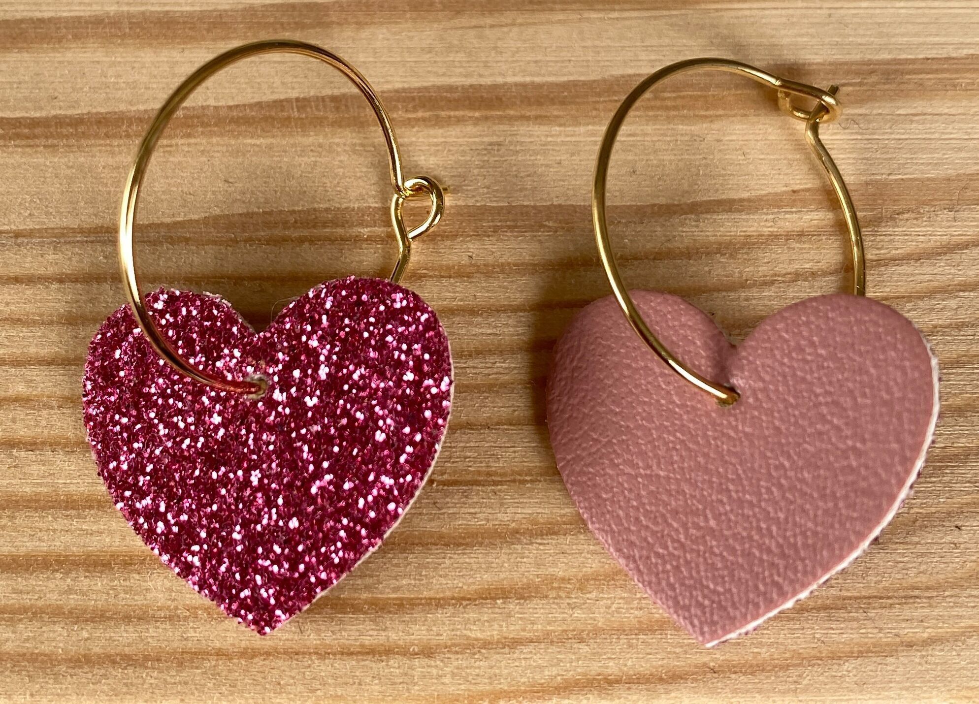 Orecchini a cerchio PASSIONATA in Glittery AppleSkin e ottone placcato oro fino 24 carati