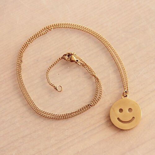 Stainless steel fine link chain with XL smiley – gold