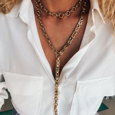 Goldfarbenes, klobiges Halsband und Lasso-Halskette