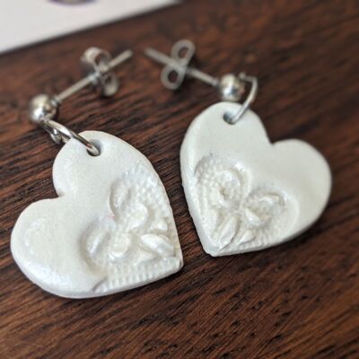 Laced hearts small drop earrings - white