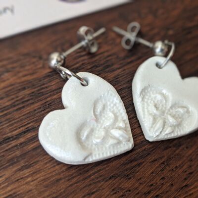 Laced hearts small drop earrings - white