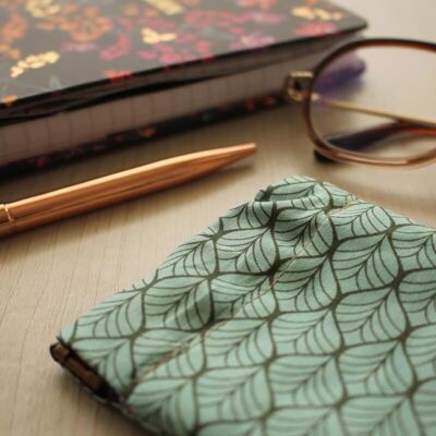 Edna green leaves glasses case