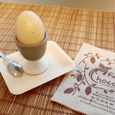 Huevera de cerámica con huevo de chocolate blanco ecológico - 35 g aprox.