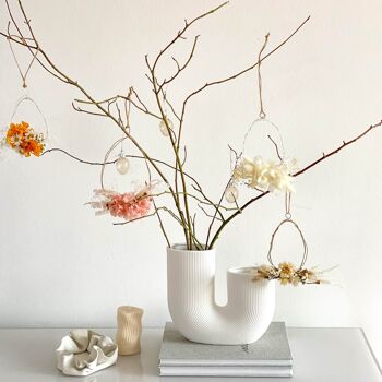DIY pendentif de Pâques fleurs séchées 1