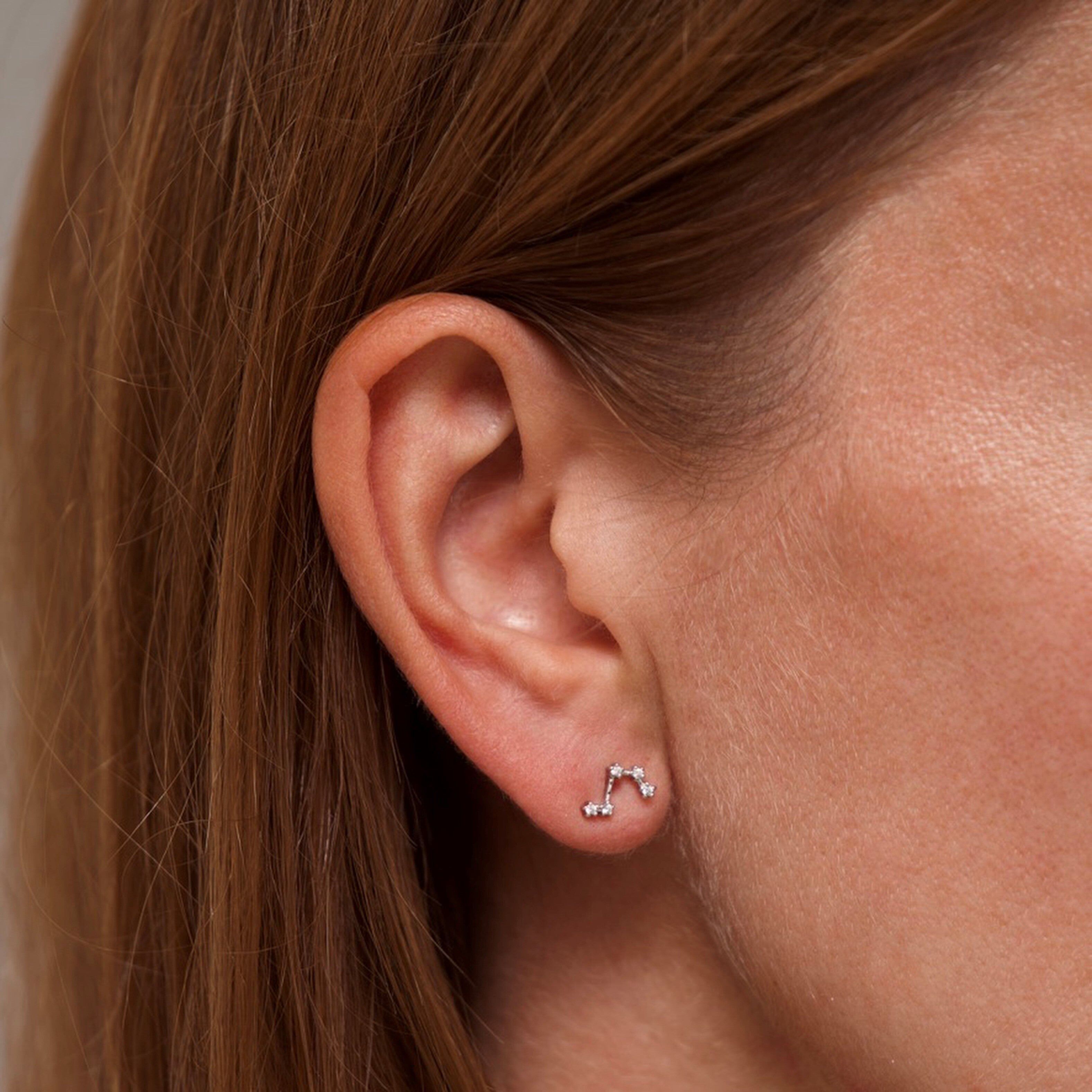 Orecchini della costellazione zodiacale dell'Ariete