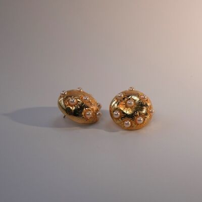 Vintage Pearl Spot Stud Earrings