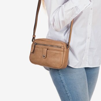 Petit sac bandoulière pour femme, couleur camel, série minibags Emerald. 21x14x05cm 1