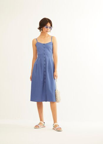 Robe bleue à bretelles et boutons 3