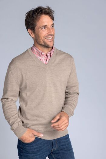 Pull homme encolure V en laine 3