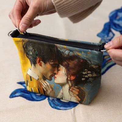 Cosmetic bag "The Kiss"