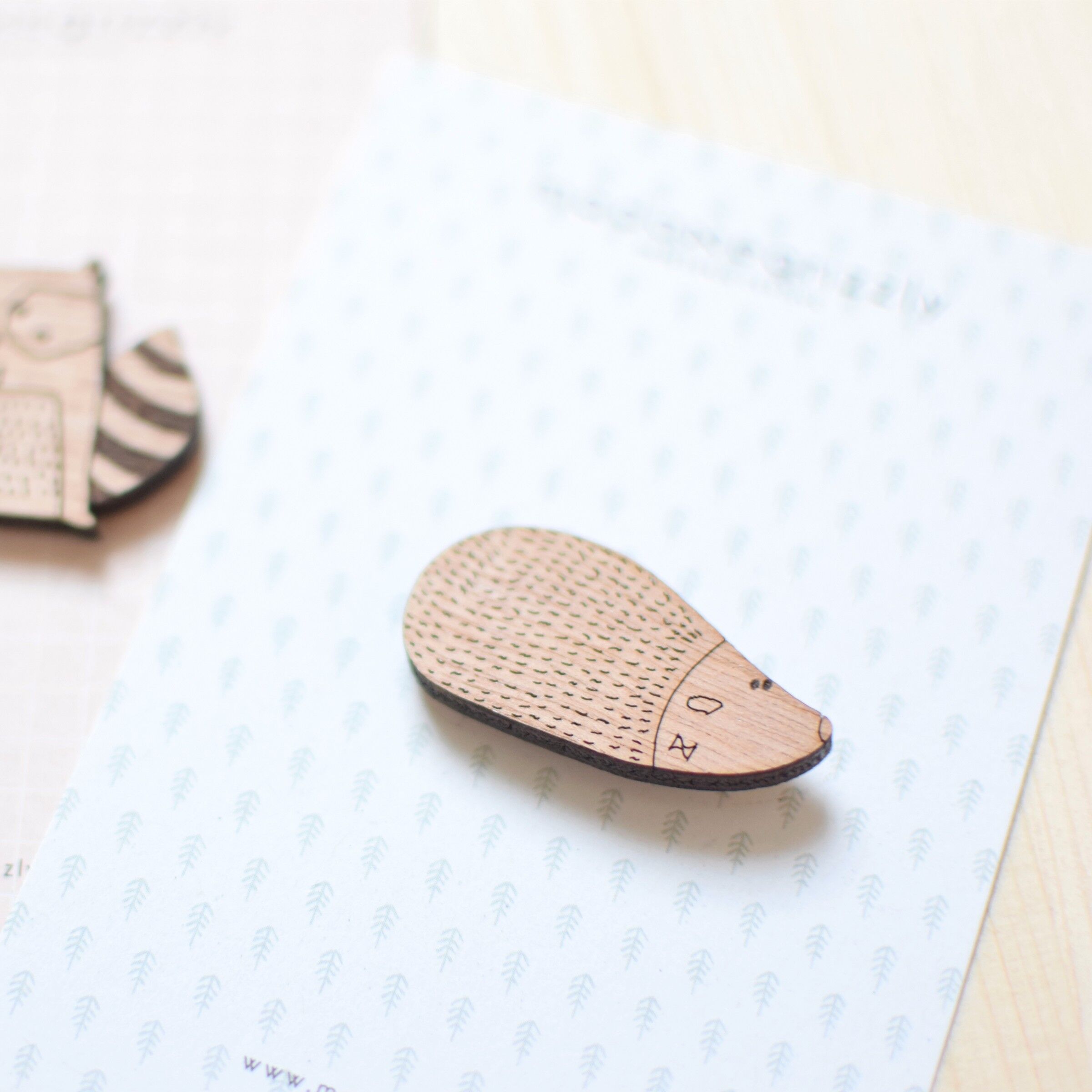 Spilla in legno "Riccio" _3048_