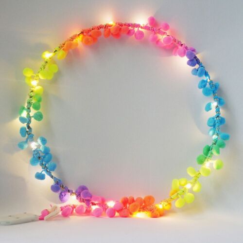 Simple Pom Pom Hoop Light