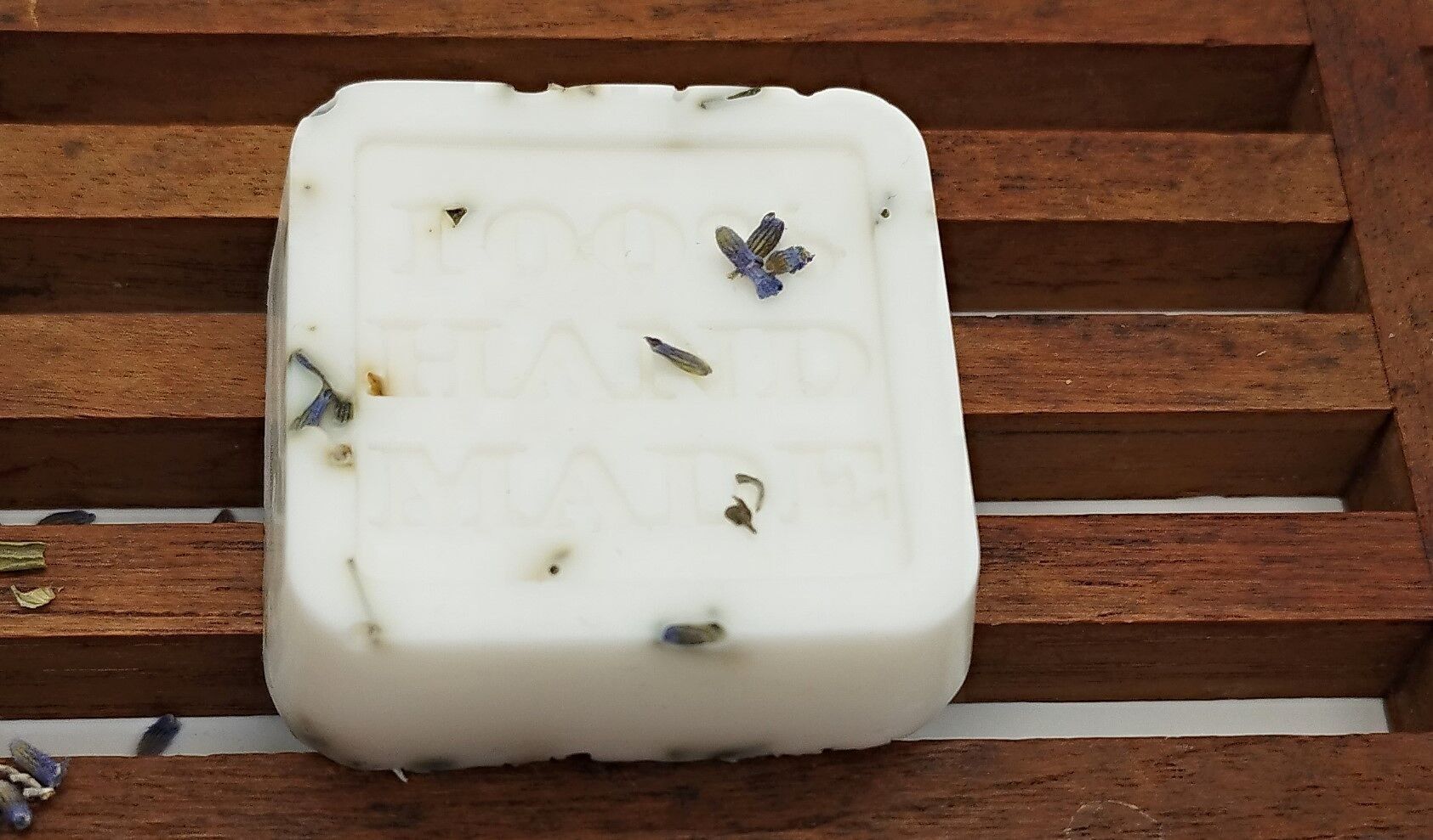 Natürliche Lavendelseife – Ziegenmilchbasis – Feuchtigkeitsspendend für empfindliche Haut – Ekzeme – 30 g Körperpflege-Körperwaschmittel